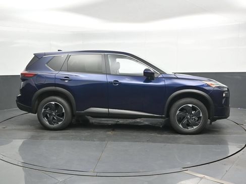 Used 2025 Nissan Rogue SV AWD/4WD image 5