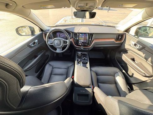 Used 2024 Volvo XC60 B5 Plus image 14