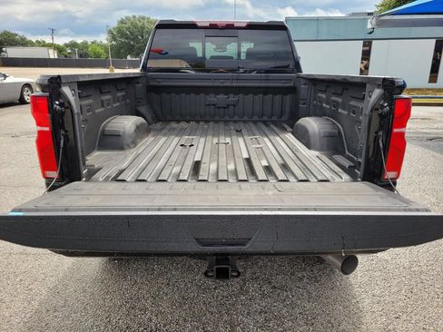 Used 2025 Chevrolet Silverado 2500 ZR2 w/ Technology Package AWD/4WD image 12