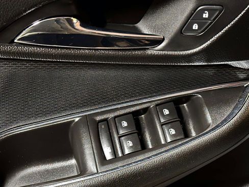 Used 2018 Chevrolet Cruze LT w/ Convenience Package image 13