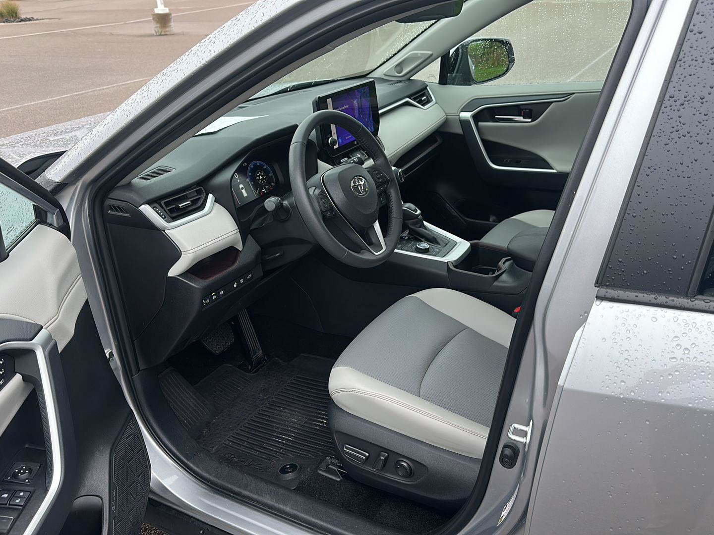 Used 2025 Toyota RAV4 Limited w/ Weather Package AWD/4WD image 8
