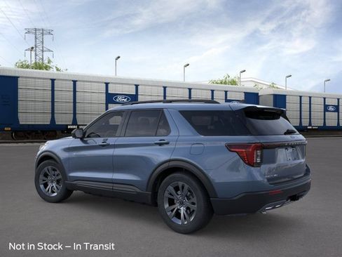 Used 2026 Ford Explorer Active w/ Active Comfort Package AWD/4WD image 4
