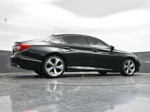 Used 2018 Honda Accord Touring image 33