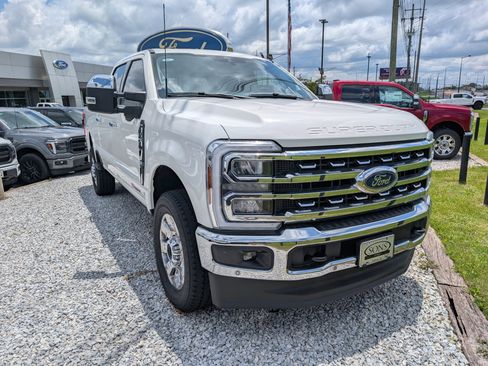 New 2025 Ford F250 Lariat w/ Lariat Ultimate Package image 4