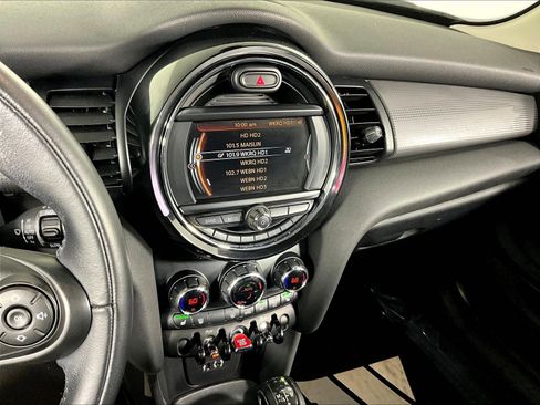 Used 2018 MINI Cooper 2-Door Hardtop FWD image 38