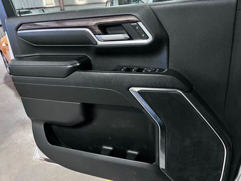 Used 2024 Chevrolet Silverado 2500 LT w/ Convenience Package image 20