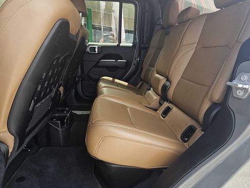Used 2022 Jeep Gladiator Rubicon w/ Dual Top Group AWD/4WD image 14