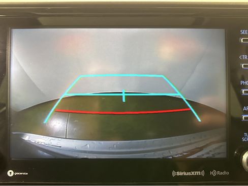 Used 2022 Toyota Highlander XLE image 30