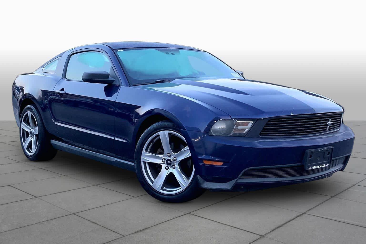 Used 2011 Ford Mustang Coupe w/ 101A Rapid Spec Order Code RWD image 2