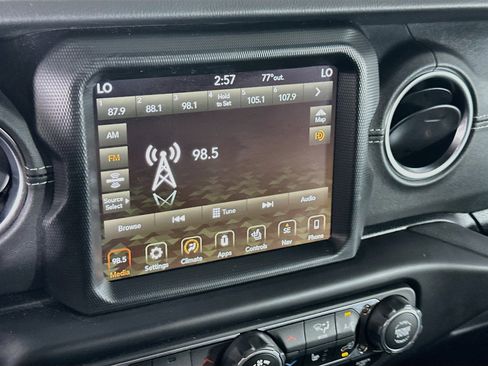 Used 2023 Jeep Wrangler Unlimited Sahara w/ Cold Weather Group AWD/4WD image 19