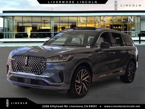 New 2026 Lincoln Aviator Black Label w/ Dynamic Handling Package AWD/4WD image 1