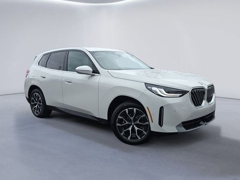 New 2026 BMW X3 xDrive30 w/ Premium Package image 2