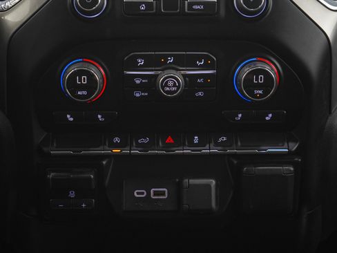 Used 2019 Chevrolet Silverado 1500 LT w/ Fleet Comfort Package AWD/4WD image 19