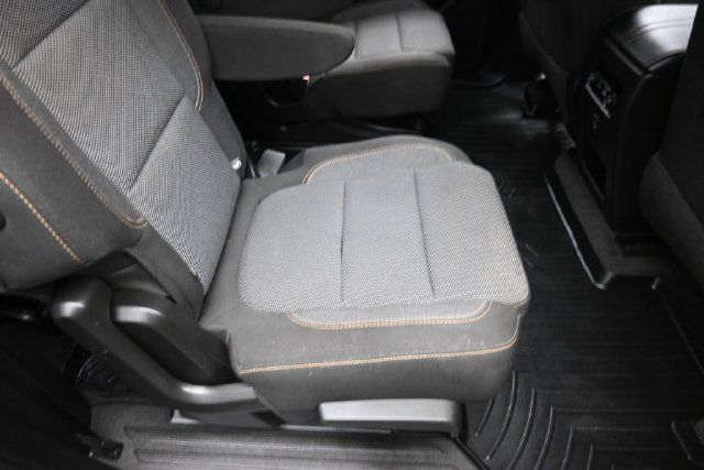 Used 2020 Chevrolet Traverse LT FWD image 30