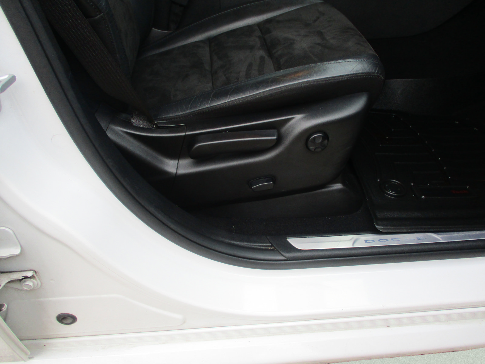Used 2020 Dodge Durango GT AWD/4WD image 17