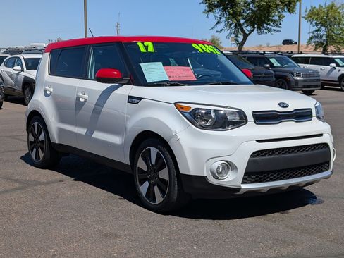 Used 2017 Kia Soul + w/ Designer's Package FWD image 3