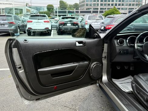 Used 2008 Ford Mustang Convertible RWD image 14