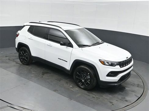 New 2026 Jeep Compass Latitude image 28