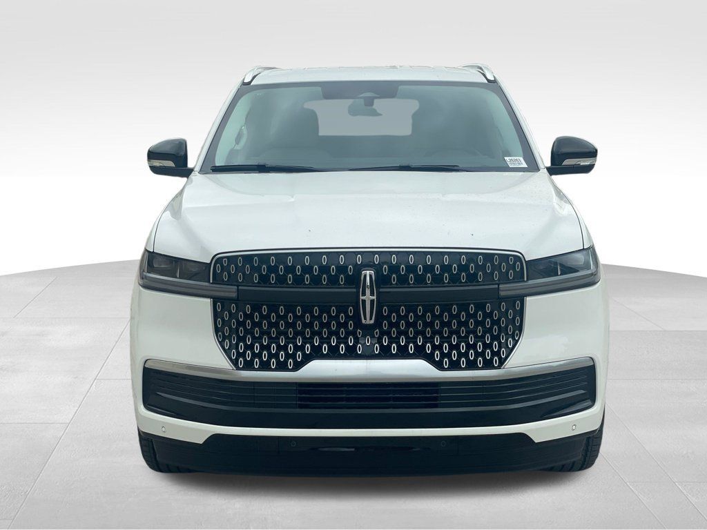 New 2026 Lincoln Navigator Premiere AWD/4WD image 8