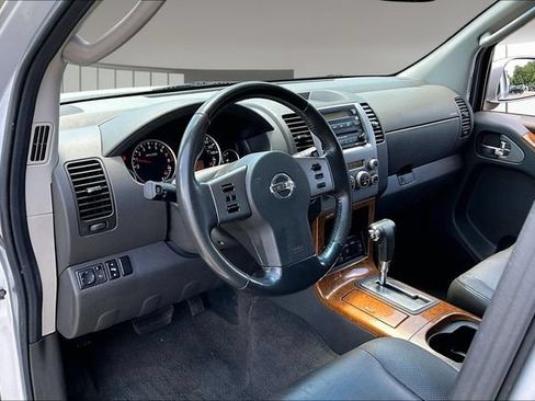 Used 2007 Nissan Pathfinder LE RWD image 16