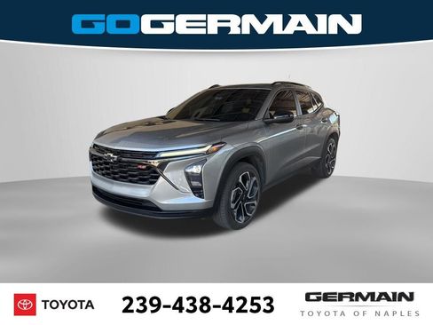 Used 2024 Chevrolet Trax RS w/ Sunroof Package FWD image 1
