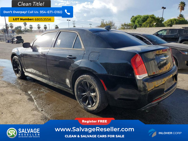 Used 2015 Chrysler 300 Limited RWD image 3