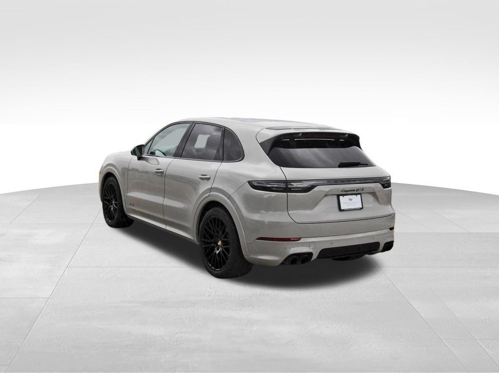Used 2023 Porsche Cayenne GTS AWD/4WD image 3