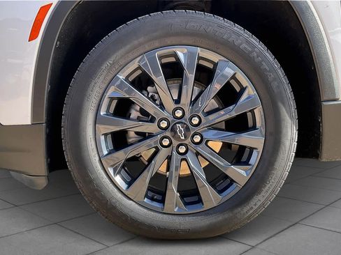 Used 2022 Chevrolet Traverse RS image 11