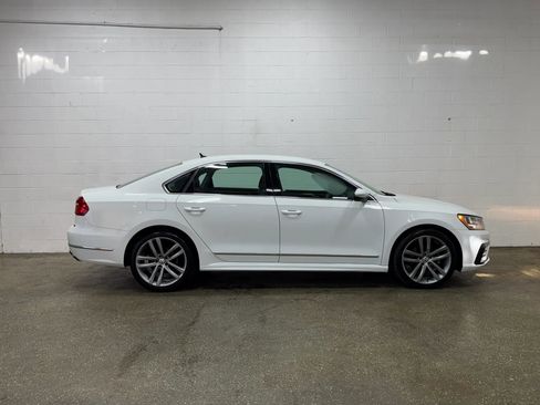 Used 2016 Volkswagen Passat 1.8T R-Line FWD image 2