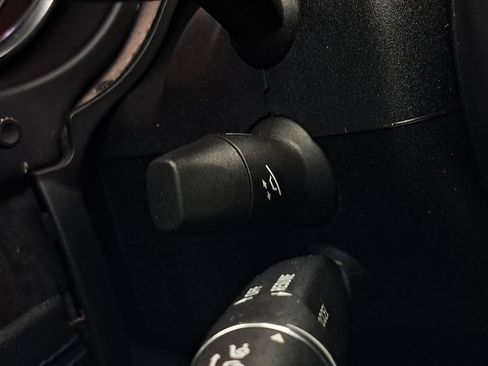 Used 2013 Mercedes-Benz SL 550 image 14