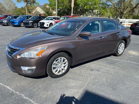 Used 2013 Nissan Altima 2.5 S image 1