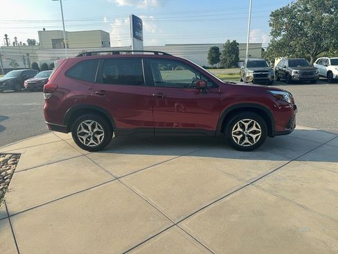 Certified 2023 Subaru Forester Premium AWD/4WD image 7