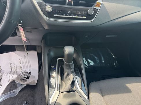 Used 2024 Toyota Corolla LE FWD image 11