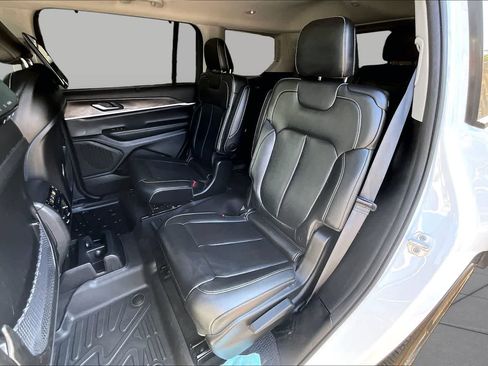 Used 2023 Jeep Grand Cherokee L Limited w/ Luxury Tech Group II RWD image 21