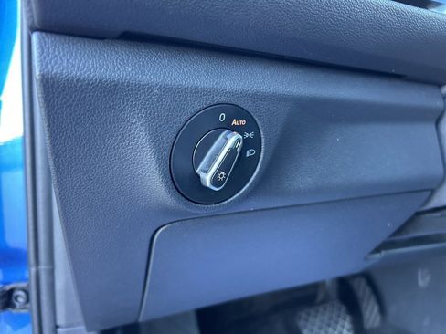 Used 2024 Volkswagen Jetta SE image 17