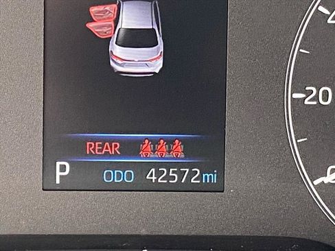 Used 2025 Toyota Corolla LE image 13