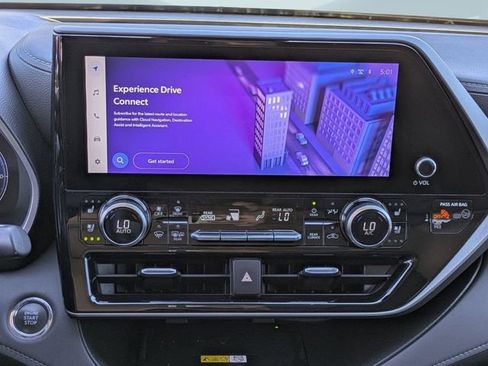 Used 2023 Toyota Highlander Limited image 19