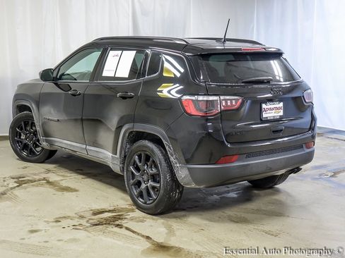 Used 2022 Jeep Compass Altitude w/ Sun and Sound Group image 8