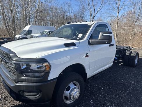New 2024 RAM 3500 Tradesman image 20