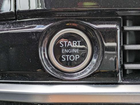 Used 2022 Nissan Pathfinder SV w/ SV Black Package FWD image 39