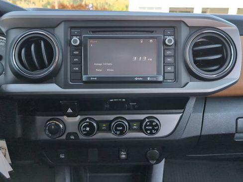 Used 2017 Toyota Tacoma SR5 w/ Tow Package AWD/4WD image 25