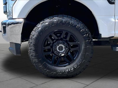 Used 2019 Ford F250 Lariat w/ Lariat Value Package AWD/4WD image 11