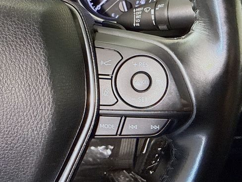 Used 2020 Toyota Camry SE FWD image 15