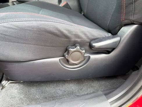 Used 2019 Toyota Tacoma SR5 AWD/4WD image 11