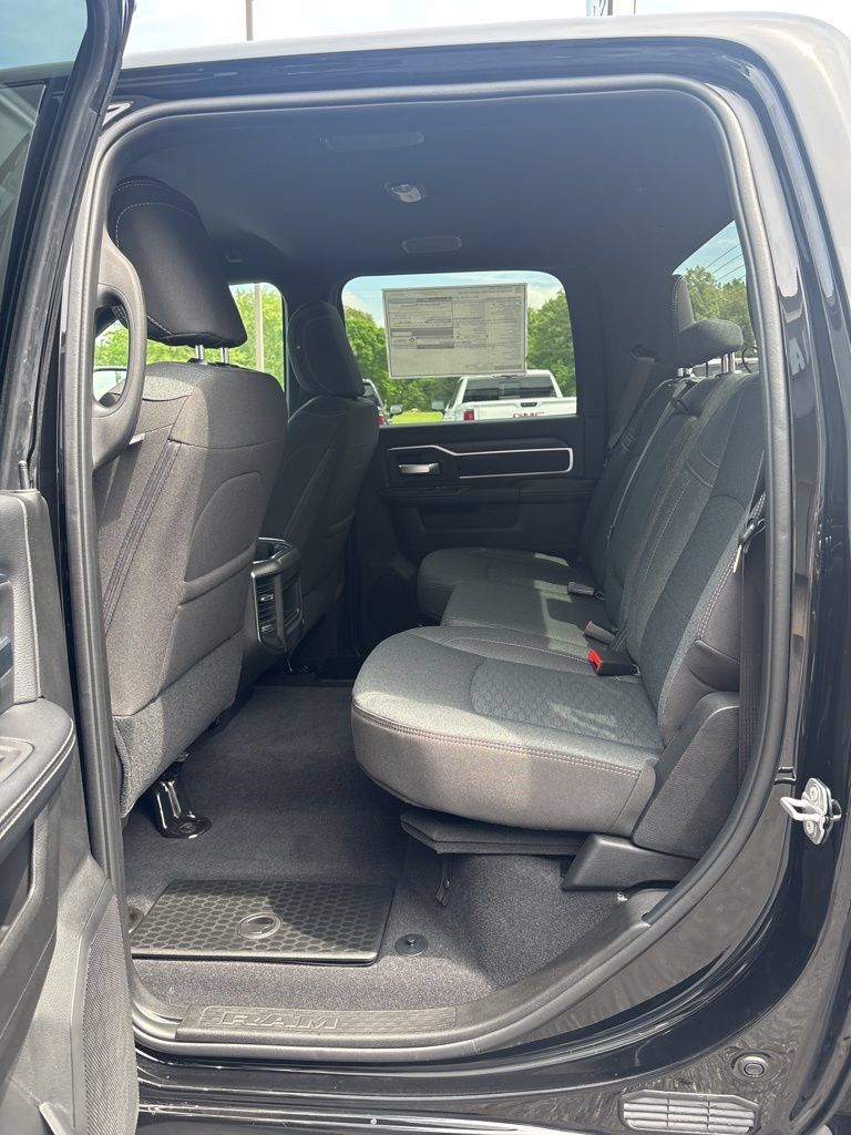 New 2026 RAM 3500 Big Horn AWD/4WD image 20
