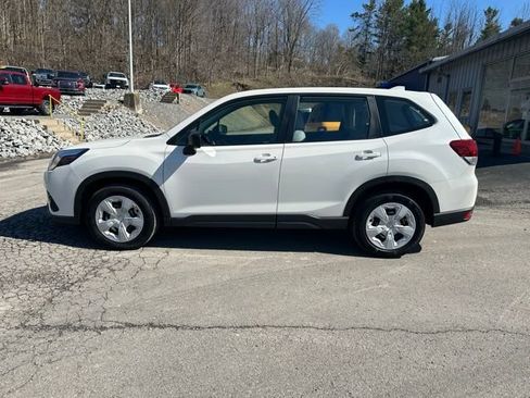 Used 2023 Subaru Forester AWD/4WD image 2