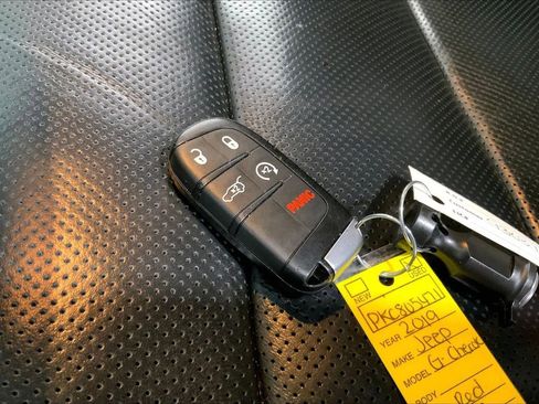Used 2019 Jeep Grand Cherokee High Altitude RWD image 19