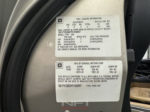 Used 2000 Chevrolet Corvette Coupe w/ Memory Pkg RWD image 49