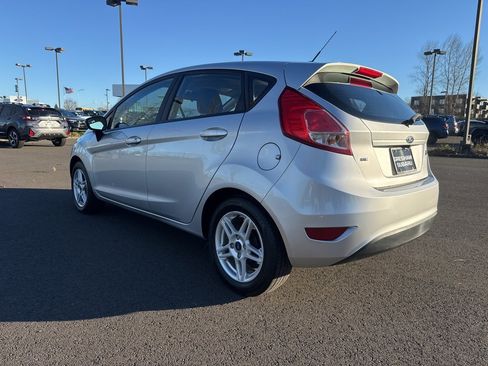 Used 2018 Ford Fiesta SE image 5