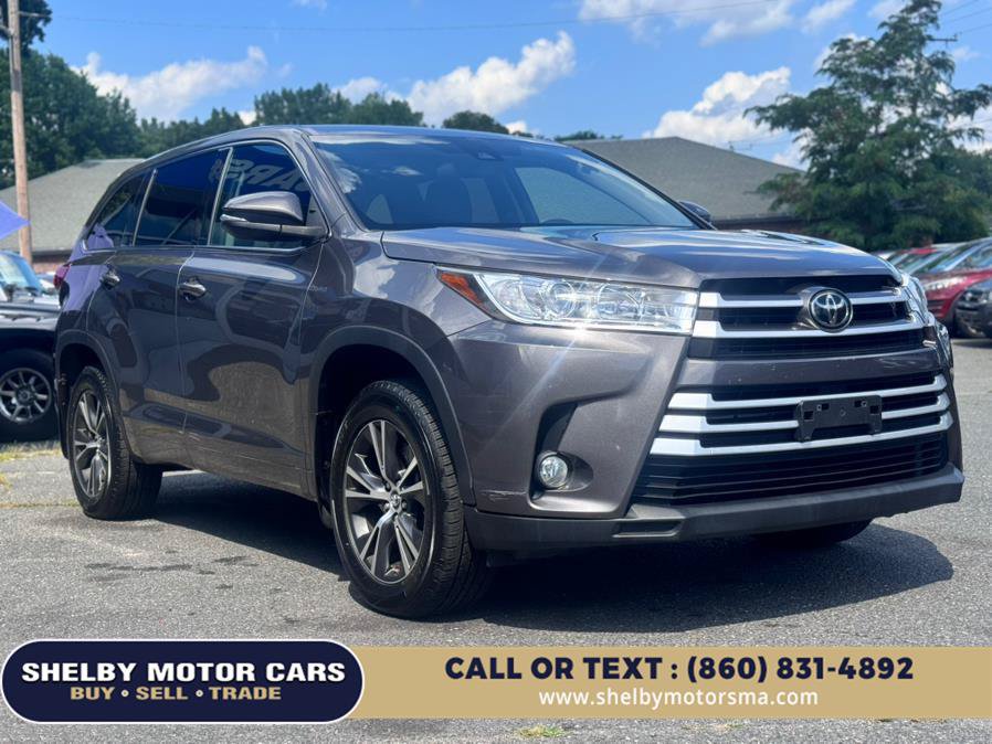 Used 2017 Toyota Highlander Plus w/ Carpet Mat Package AWD/4WD image 3